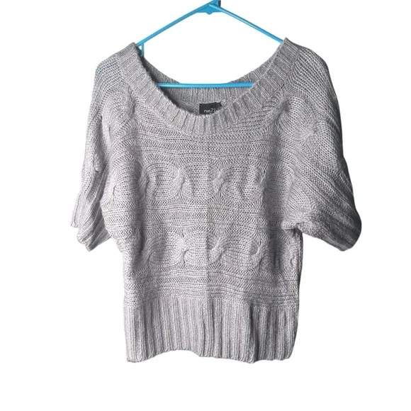 🔴 5 for $40 SALE!
Rue Gray Crop Light Weight Cable Knit Sweater size S - Picture 1 of 8